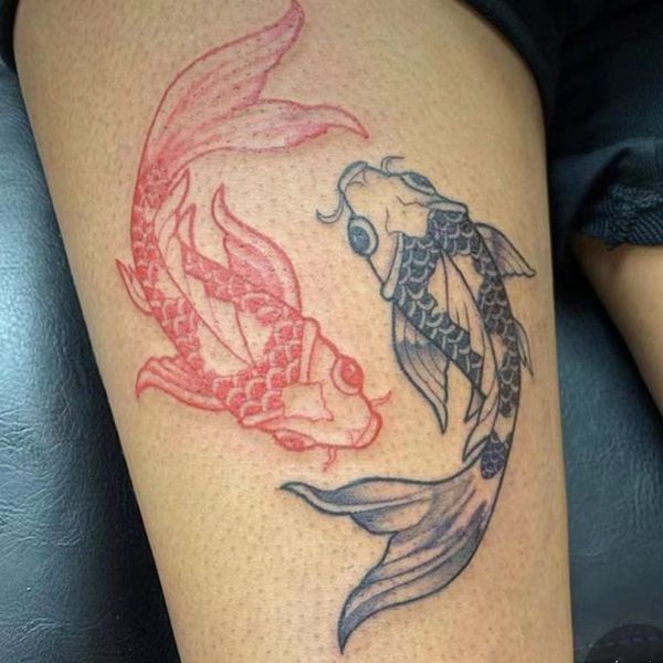 2022 Nouveau style Double couleur cyprinoïde Tatouage temporaire autocollants pour hommes femmes arme art de la cuisse de la mode poisson imperméable tatos