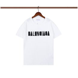 2022 NOUVEAU Summer Designer Hommes T-shirt manches courtes Style classique simple et élégant pointu b T- Shirt Hommes Tee col rond mode top TShirt 5555