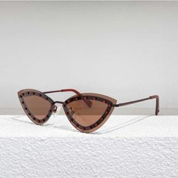 2022 Nouvelles lunettes de soleil Fashions Cat Eye Design Lunettes pour femmes Marque de luxe Designer Lunettes Cadre Top Qualité Fashion Style VA2033