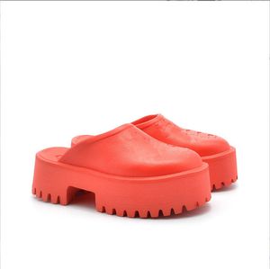 2022 nouvelles sandales à semelle épaisse mode évider femmes sandales concepteur plate-forme chaussures marque dames diapositives découpe plage pantoufles