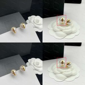 2022 NIEUWE Women Ear Studs Designer Sieraden Dames oorbellen Letters Pearl -oorschelp Boucle Hoop Accessoires voor feest D228311f S Rings ing