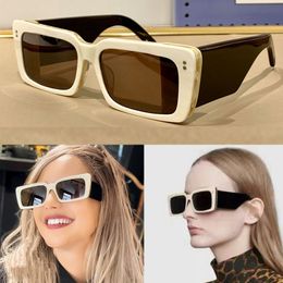 2022 dernières lunettes de soleil officielles pour hommes femmes été 0543 style anti-ultraviolet rétro plaque plein cadre extra larges temples mode lunettes de fête boîte aléatoire