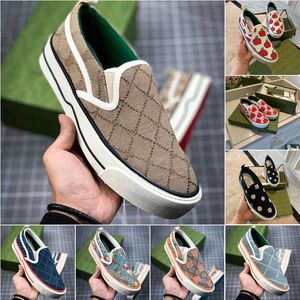 2023 Og Casual Chores Runner Trainers Designer Sneakers Shoe Italie Luxury White Pink Classic Jacquard Denim Vintage Tennis 1977 Femmes Men Slip-on