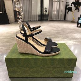 Sandales brevetées pour femmes, corde imperméable, boucle de tour unique, robe de styliste, chaussures de luxe sexy, hautes, 2022, heel35-42