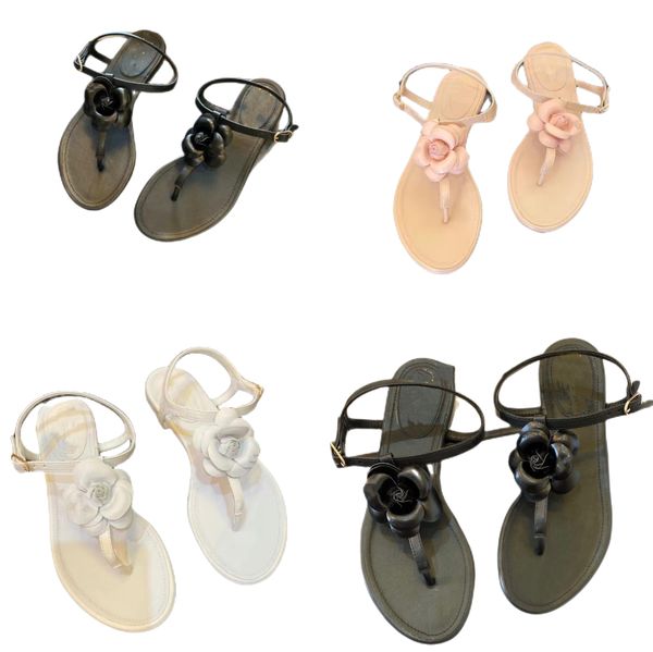 2022 Sandalias Zapatos planos de verano para mujer Camelia Chanclas Ropa exterior Diseñador Hebilla de metal