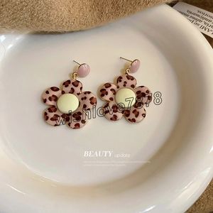 Boucles d'oreilles pendantes en forme de fleur léopard rose, bijoux de fête de mariage pour femmes, à la mode, 2022