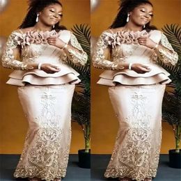 2022 Plus size Arabisch Aso Ebi Champagne Lace Sexy Mother of Bride Dresses Long Sleeves Sheath Vintage Prom Evening Formele feestjurken D 240c