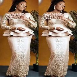 2022 Plus size Arabisch Aso Ebi Champagne Lace Sexy Mother of Bride Dresses Long Sleeves Sheath Vintage Prom Evening Formele feestjurken D 263V