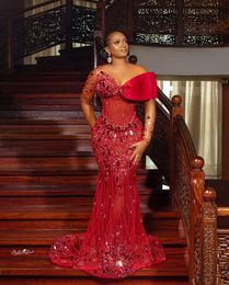 2022 Tallas grandes Árabe Aso Ebi Rojo Lujoso Sirena Vestidos de baile Cristales con cuentas Cuello transparente Noche Fiesta formal Segunda recepción Vestidos