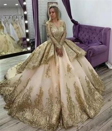2022 Princess Champagne Ball Robe Quinceanera Robes perles de congée à manches longues Sweet 16 Robes Long