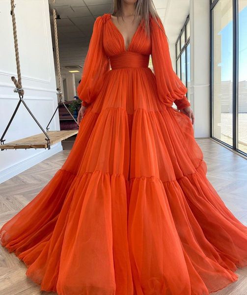 2022 Ballkleider mit langen Puffärmeln, orange Chiffon, formelle Abendparty-Kleider, Schönheitswettbewerb-Kleid nach Maß