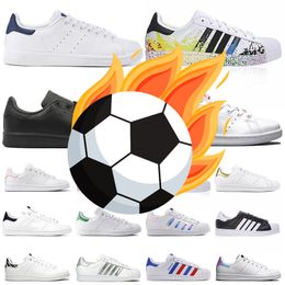 2022 Pure Dollar Chaussures de sport Baskets de créateurs pour hommes Trois blanc noir designer or coupe-bas classique vêtements pour femmes hommes terre rouge loisirs marche 36-47