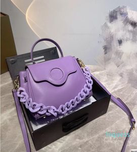 2022-Bolsos morados para mujer, bolso de diseño hermoso, bolso cruzado de lujo rentable, versión clásica, bolso de bolsillo para mujer de 23cm con cadena