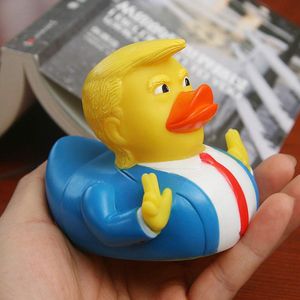 2022 PVC Trump Duck Bath Flotante Agua Juguete Suministros para fiestas Juguetes divertidos Regalo creativo 8.5 * 10 * 8.5 cm stock