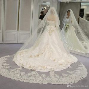 2022 Real Photos de haute qualité 2 niveaux Blusher Cover Face Cathedral Shining Semedned Lace Wedding Veil with Peb New Bridal Veil 250o