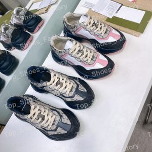 2022 Rhyton Sneakers Designer Dames Schoenen Beige Heren Trainers Vintage Luxe Chaussures Dames Schoen Ontwerpers Sneaker maat 35-46 Met Doos