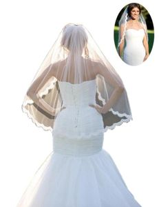 2022 Veaux de mariage de la longueur du doigt de la longueur romantique pour la mariée Blanc Ivory Lace Edge avec peigne Veil Bridal Boho Designer Beach Wed9607377