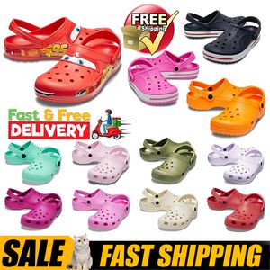 Designer Croc Clog Buckle Sandalen Sandalen Slippers Classic Men Women Triple Wit Zwart Blue Green Pink Rood Rood gratis verzending Buiten Waterdichte schoenen