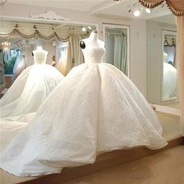 2022 Simple Ball Gown Wedding Dresses Bridal Lace Sequins Applique Strapless Ruffles Sweep Train Custom Made Plus Size Garden Satin Vestidos de novia