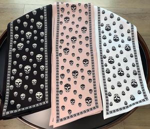 2022 Skull Patroon Zachte Silk Scarf Dubbele Twill Tied Tas Handgreep Zijden sjaals Lange kop Ghost Wild Fashion Cool Ribbon2694172