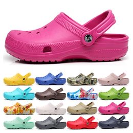 2022 Slippers Klassieke Klompen Sandalen Slip On Zwart Wit Rood Grijs Toevallige Strand Waterdichte Schoenen Slides Mannen Verpleging Ziekenhuis Vrouwen Werk Medische