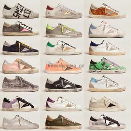 2022 Sneakers Superstar Doold Dirty Sports Chaussures Golden Fashion Men de mode Femmes Ball Star Casual Chores White Cuir Flat Shoe Quality Luxury
