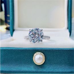 2022 Solitaire 2ct Moissanite Diamond Diamond Anillo 100% Real 925 Anillos de boda de plata esterlina para mujeres Joyería de compromiso de novia