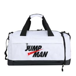 2023 Deporte al aire libre Mochila de un hombro Bolsas de mensajero Moda Jumpman Duffle Bolso de entrenamiento rojo Bolso de viaje Carta Gran capacidad Baloncesto Fitness Aire