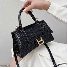 2022 Primavera y novedad de verano Sling hombro Messenger bolso de mujer portátil MINI bolso cuadrado mujer pequeña fragancia Outlet BFS5