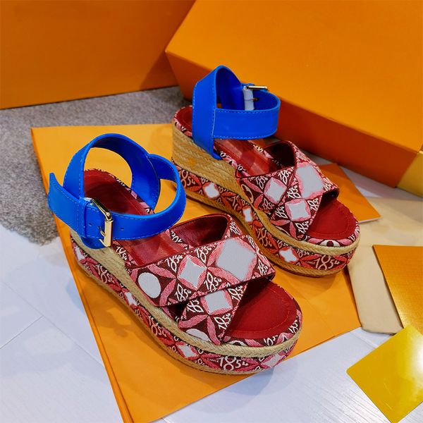 2022 SANDALIAS DE CUÑA DE ESTRIBOR Sandalias de diseñador para mujer Zapatos de tacón alto con cordones cruzados de cuero de becerro para mujer Zapatos de exterior con caja NO376
