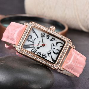 2022 Reloj de cuarzo cuadrado simple y elegante de verano recto para mujer