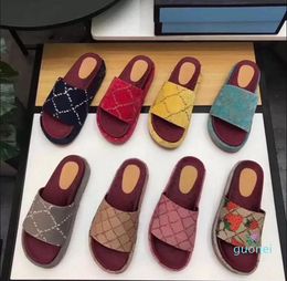 2022 estilista feminino masculino chinelo plataforma sandálias bordado alfabeto chinelos verão praia slides moda sandálias de fundo grosso 35 cores