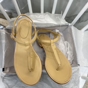 2022 Zomer Designer Dames Sandalen Platte Gouden Brief Logo Mode Luxe Dame Sandaal Outdoor Beach Travling Womens Shoe
