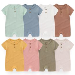 Nieuwe zomer kinder bodysuit met korte mouwen, pure kleur baby rompertjes 8 kleuren 3-24M gebreide baby bodysuit met knop voor meisje en jongen 1-2 jaar oud