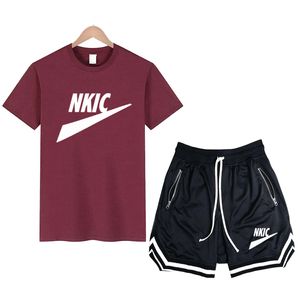 2022 Summer Men Short Set Tracksuit Brand Sportswear T-shirt en shorts tweedelig casual heren kledingsets Ademend pak