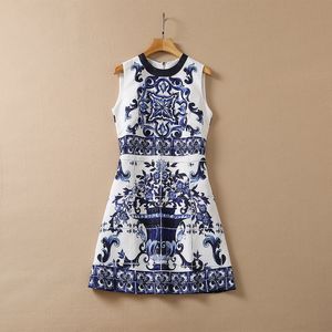 2022 Zomer Mouwloze Ronde Hals Paisley Print Jacquard Panelen Korte Mini-jurk Elegant Casual Blauw en Wit Porselein Jurken 22Q151633