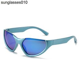 2022 été droit nouveau sport hommes lunettes de soleil à la mode pull lunettes de soleil femmes en plein air achetez une paire de lunettes de soleil et envoyez-en deux