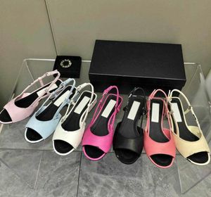 2022 Sandales Sandales Sandales imprimées Lamb Blue Black Black Outdoor Sandale Sandale Designer Luxury Fashion Ladies plage Flat Fli3813106
