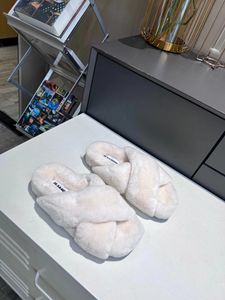 Pantoufles en laine d'agneau d'automne/hiver 2022, empeigne croisée simple, style classique, pieds confortables 35-41 avec boîte de sac à poussière