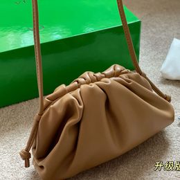 La pochette sac de créateur en cuir de veau souple dames sacs à bandoulière dame fourre-tout pochette en cuir véritable mode femmes sacs à main de luxe sac à main mise à niveau mini sacs de nuage