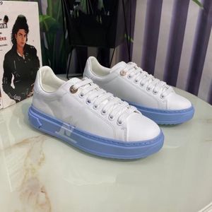 2022 Top Brand Designer Classic Fashion Fashion Femmes Small White Shoes White Ladies Casual Sneakers Gence Great Leather Mkjk6959