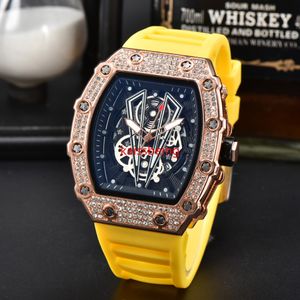 2022 Top luxe haute qualité montre pour hommes sport automatique 3 aiguilles run secondes pleine fonction diamant R montre à quartz pour hommes