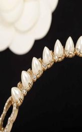 2022 Collana con ciondolo con ciondolo di alta qualità con diamanti e bracciale con perle di conchiglia naturale dal design cavo con scatola per timbri PS72854622143