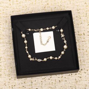 2022 Collier pendentif de charme de qualité supérieure avec perles de coquillages naturelles et cristal pour femmes, bijoux de fiançailles, cadeau avec boîte Stamp PS4058A