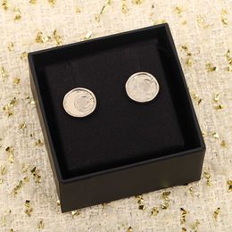 Pendiente de botón de forma redonda con abalorio de alta calidad 2022 en chapado en oro de 18 quilates para mujer, regalos de joyería de boda con sello de caja PS7083
