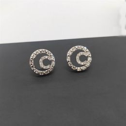 2022 Boucle d'oreille de forme ronde de charme de qualité supérieure avec diamant scintillant en couleur platine plaqué pour les femmes cadeau de bijoux de mariage ont 2392