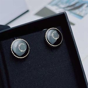 2022 Charme de qualité supérieure petite boucle d'oreille de forme ronde avec couleur émail noir en plaqué or 18 carats pour femmes cadeau de bijoux de mariage ha3313