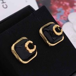 2022 Top de qualité charme carré Boucle d'oreille de pote avec design de couleur noire et 18 km plaqués pour femmes Gift de bijoux de mariage ont B215Q