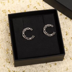 2022 Boucles d'oreilles Charm de qualité supérieure avec des fleurs et des diamants en couleurs noires plaquées pour les bijoux de mariage pour femmes cadeau ont le timbre de la boîte PS4178A