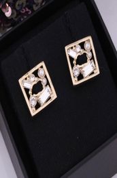 2022 Boucle d'oreille de qualité supérieure Goujon carré Charme Dangle avec diamant et cristal blanc pour les femmes cadeau de bijoux de mariage ont une boîte stam1910367